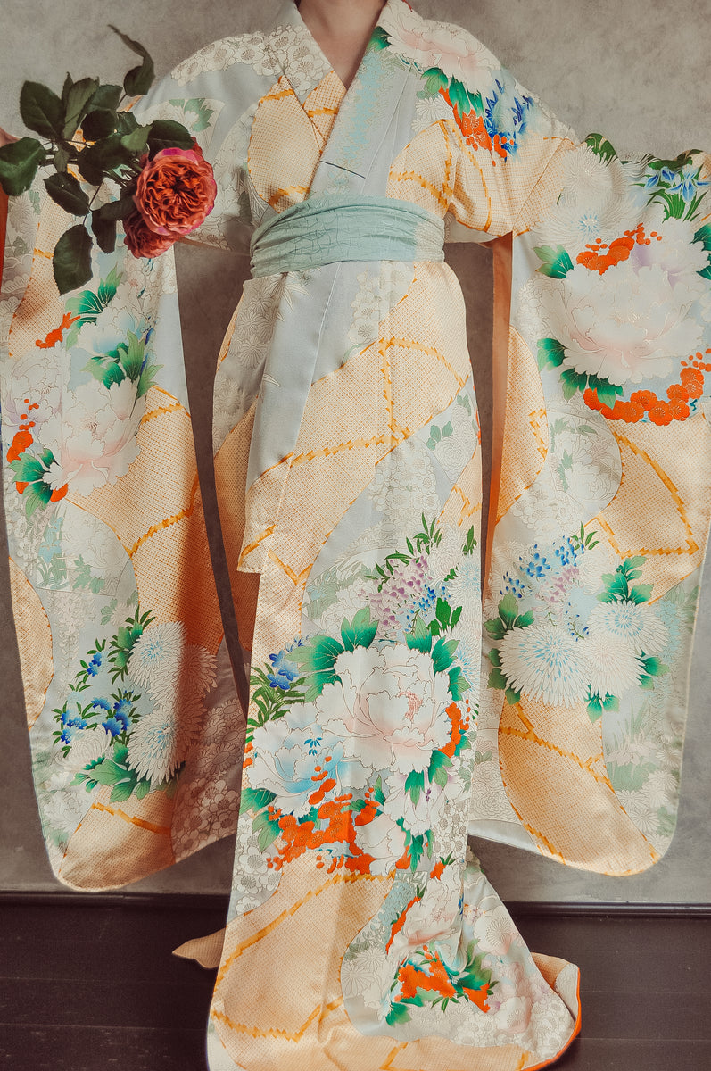 Furisode Kimono/ Japanese Kimono/ Vintage Kimono Robe/ Silk Kimono/ Kimono Dress/ Wedding Kimono/ online 1015-04